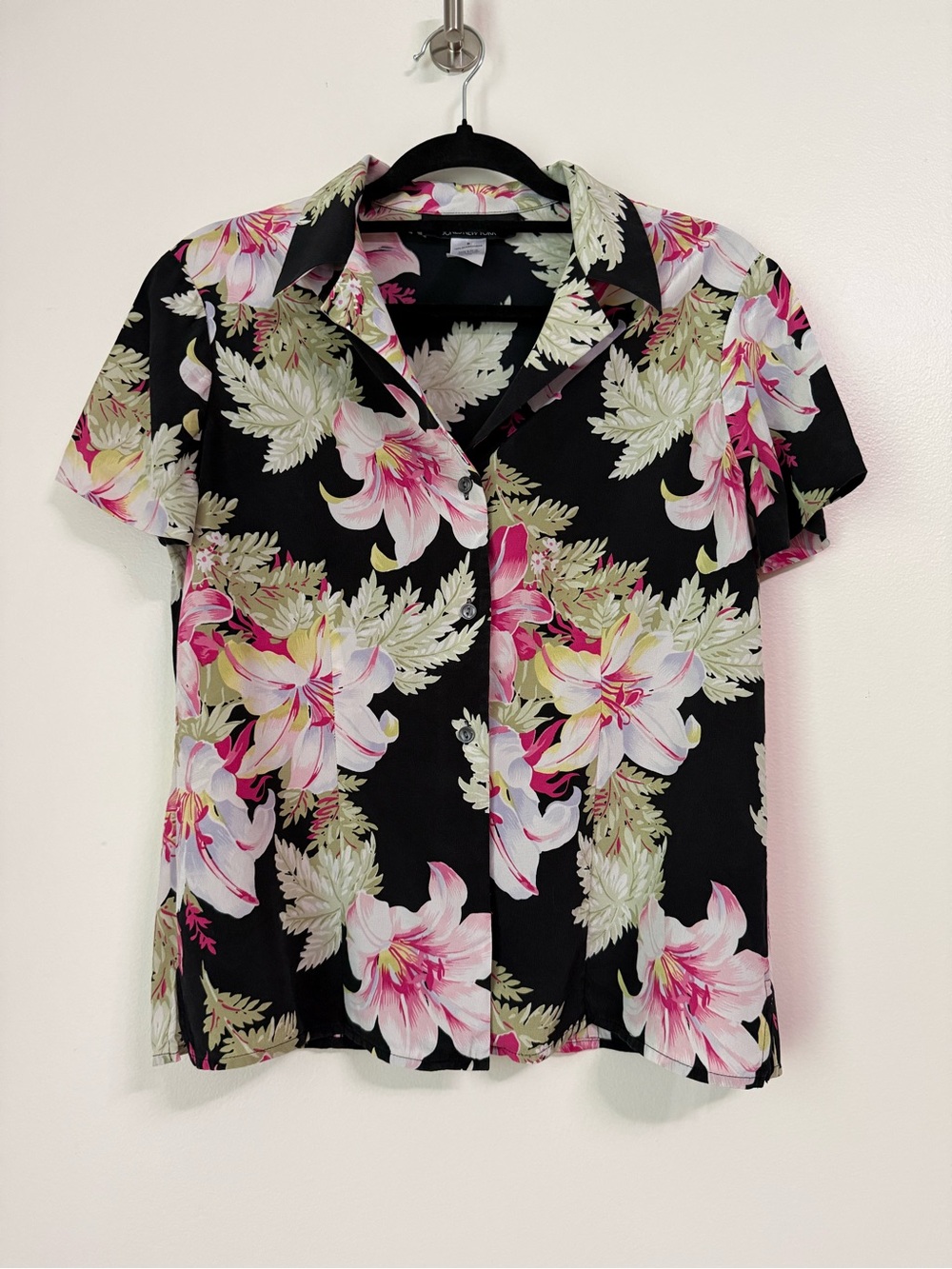 Vintage Jones New York 100% Pure Silk Black Pink Floral Blouse, size 8